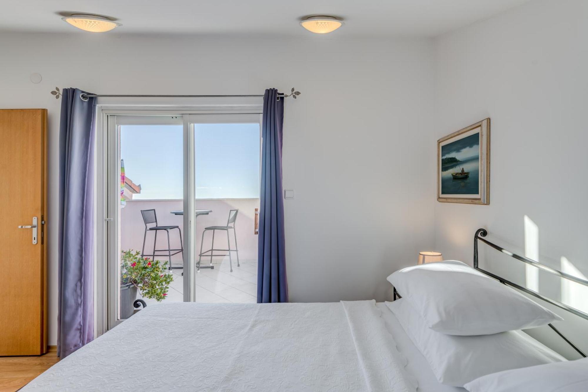 Pink Inn Podstrana Ngoại thất bức ảnh